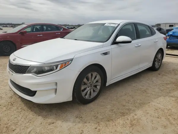 5XXGT4L38JG262805 2018 KIA OPTIMA - Image 1