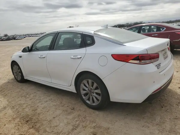5XXGT4L38JG262805 2018 KIA OPTIMA - Image 2