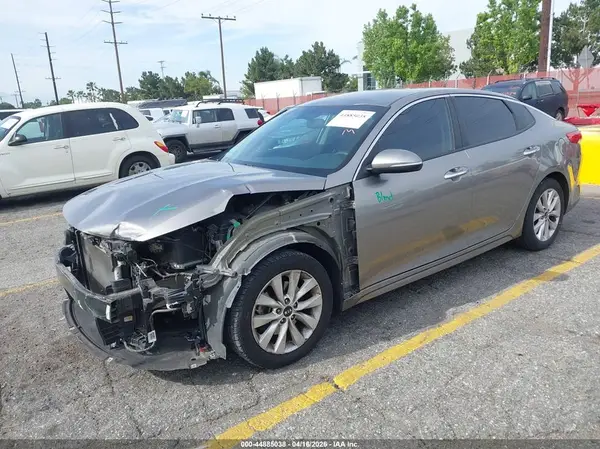 5XXGT4L38JG262853 2018 KIA OPTIMA - Image 2
