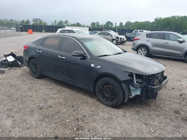 5XXGT4L38JG263517 2018 KIA OPTIMA - Image 1