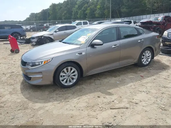 5XXGT4L38JG264487 2018 KIA OPTIMA - Image 2