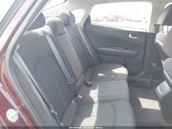 5XXGT4L38JG265977 2018 KIA OPTIMA - Image 8