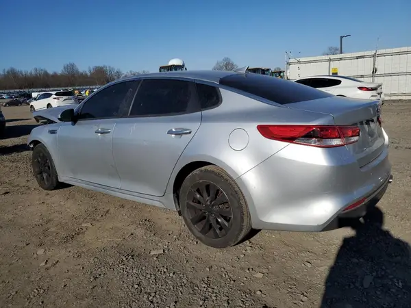 5XXGT4L38JG266420 2018 KIA OPTIMA - Image 2