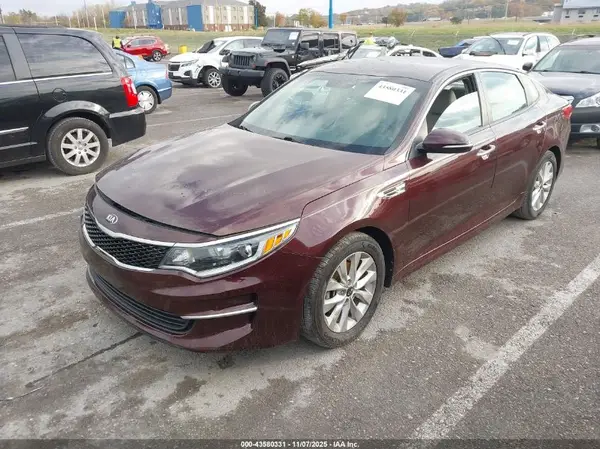 5XXGT4L38JG266837 2018 KIA OPTIMA - Image 2