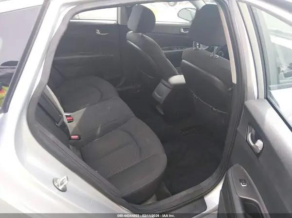 5XXGT4L38JG267342 2018 KIA OPTIMA - Image 8
