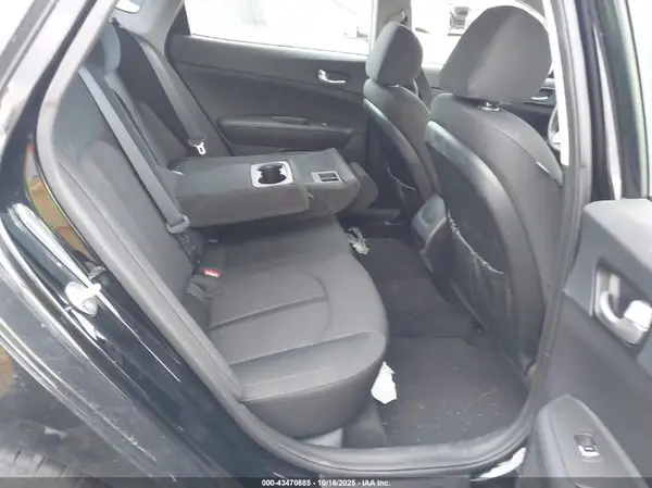 5XXGT4L38JG267521 2018 KIA OPTIMA - Image 8