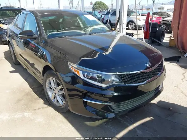 5XXGT4L38JG268376 2018 KIA OPTIMA - Image 1