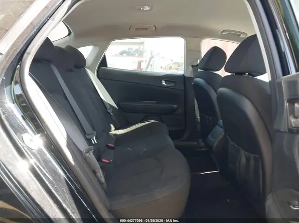 5XXGT4L38JG268376 2018 KIA OPTIMA - Image 8