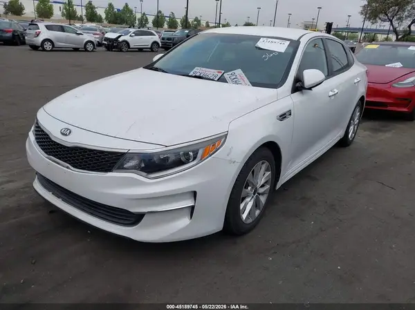 5XXGT4L38JG268636 2018 KIA OPTIMA - Image 2