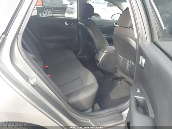 5XXGT4L38JG268684 2018 KIA OPTIMA - Image 8