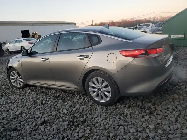 5XXGT4L38JG269415 2018 KIA OPTIMA - Image 2
