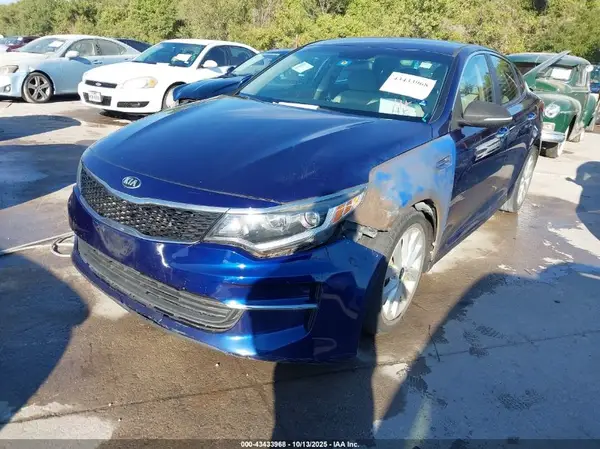 5XXGT4L38JG270600 2018 KIA OPTIMA - Image 2