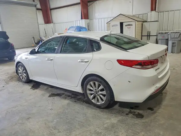 5XXGT4L38JG272508 2018 KIA OPTIMA - Image 2