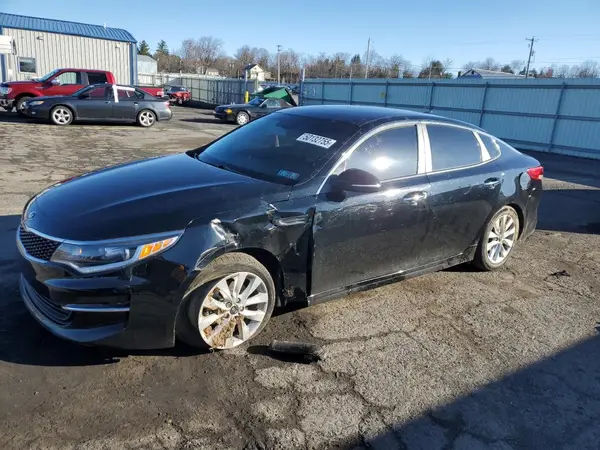 5XXGT4L38JG272640 2018 KIA OPTIMA - Image 1