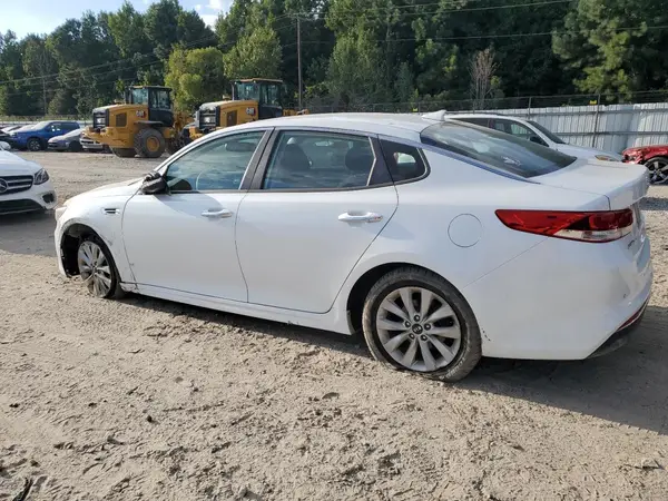 5XXGT4L38JG272685 2018 KIA OPTIMA - Image 2