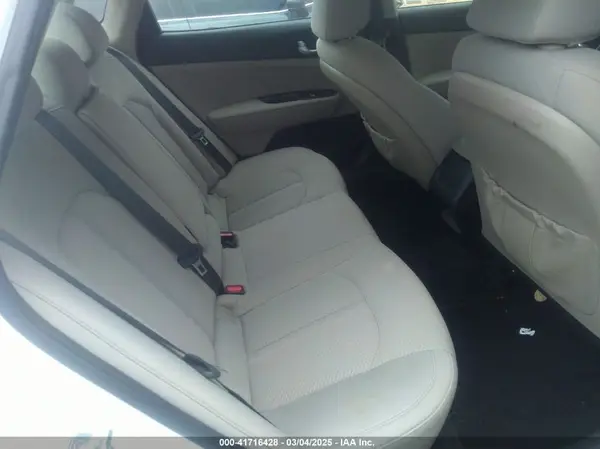 5XXGT4L38JG272718 2018 KIA OPTIMA - Image 8