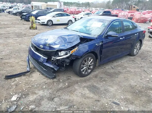 5XXGT4L38JG272749 2018 KIA OPTIMA - Image 2