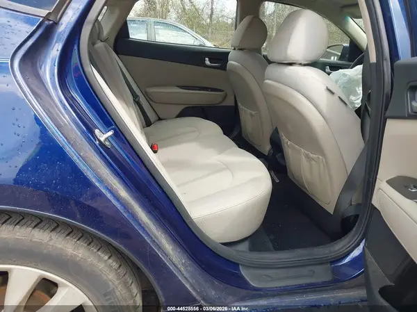 5XXGT4L38JG272749 2018 KIA OPTIMA - Image 8