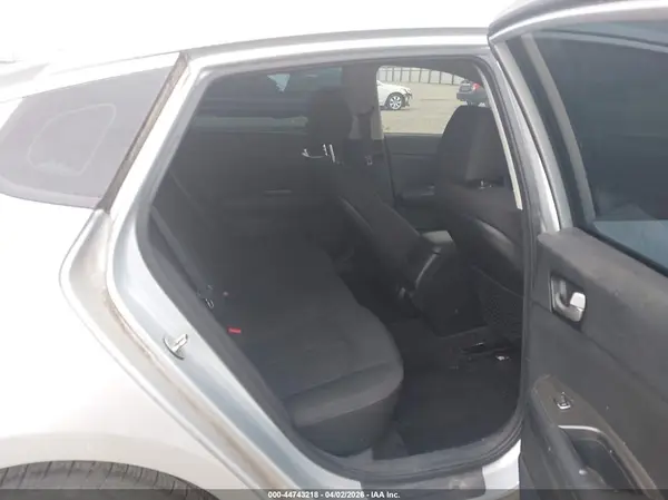5XXGT4L38KG276883 2019 KIA OPTIMA - Image 8
