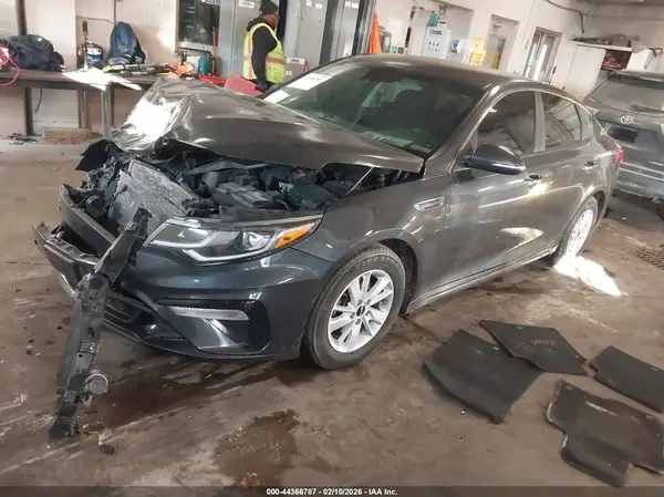 5XXGT4L38KG276947 2019 KIA OPTIMA - Image 2