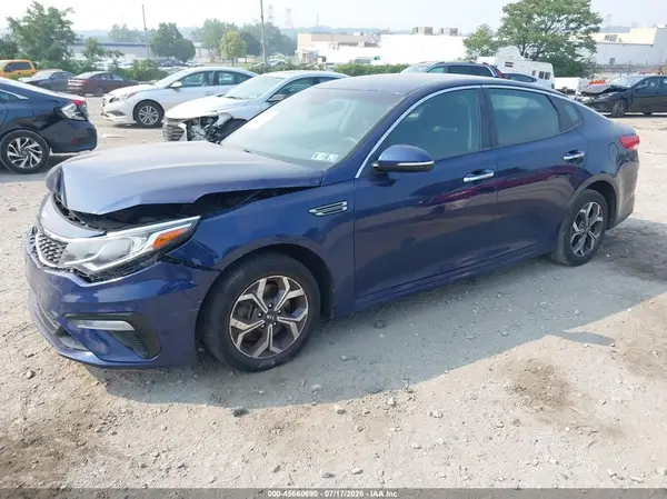 5XXGT4L38KG277631 2019 KIA OPTIMA - Image 2