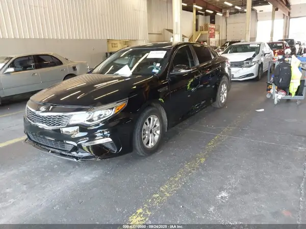 5XXGT4L38KG278813 2019 KIA OPTIMA - Image 2