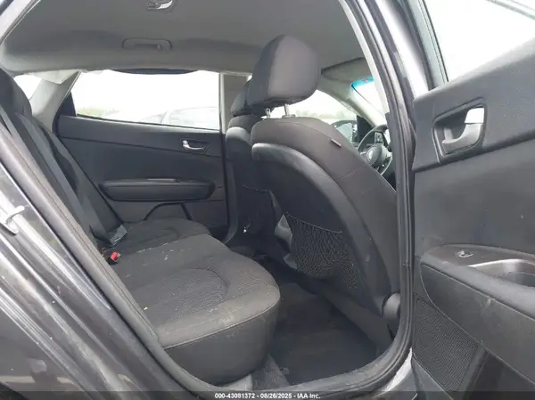 5XXGT4L38KG279038 2019 KIA OPTIMA - Image 8