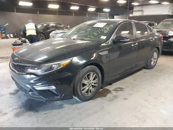 5XXGT4L38KG279251 2019 KIA OPTIMA - Image 2