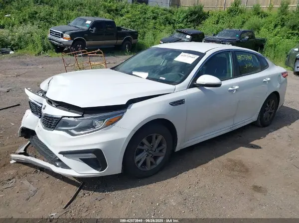 5XXGT4L38KG281078 2019 KIA OPTIMA - Image 2