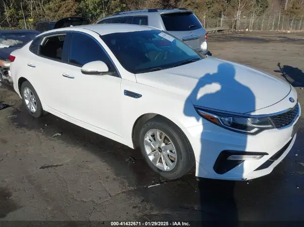 5XXGT4L38KG281923 2019 KIA OPTIMA - Image 1