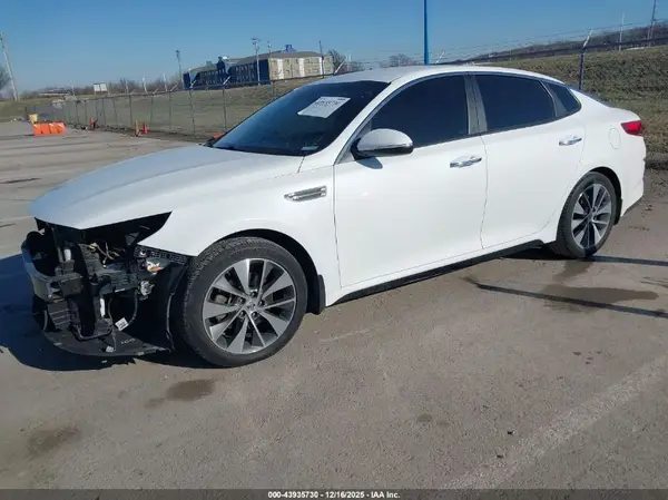 5XXGT4L38KG286040 2019 KIA OPTIMA - Image 2