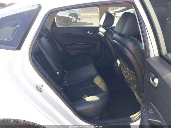 5XXGT4L38KG286040 2019 KIA OPTIMA - Image 8