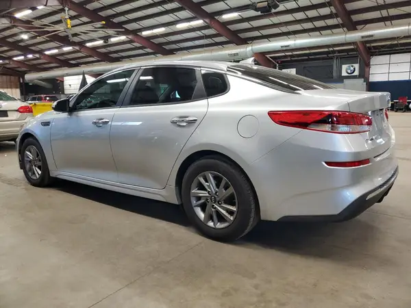 5XXGT4L38KG286748 2019 KIA OPTIMA - Image 2