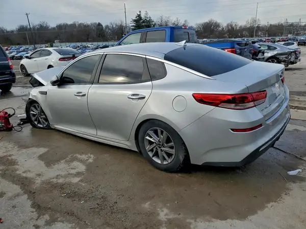 5XXGT4L38KG288077 2019 KIA OPTIMA - Image 2