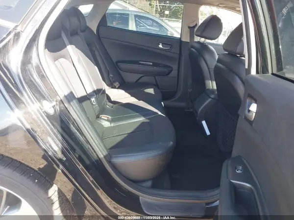 5XXGT4L38KG291738 2019 KIA OPTIMA - Image 8