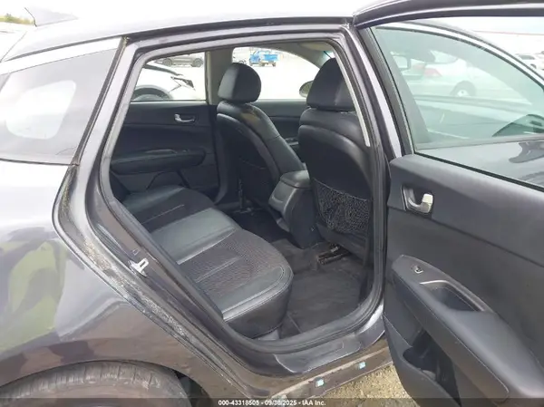 5XXGT4L38KG293702 2019 KIA OPTIMA - Image 8