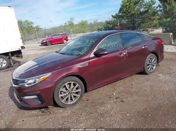 5XXGT4L38KG300261 2019 KIA OPTIMA - Image 2