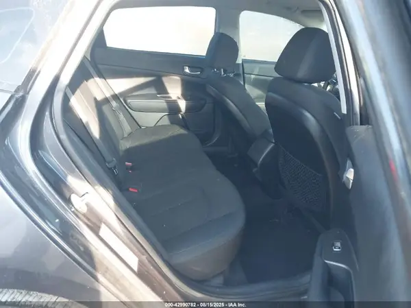 5XXGT4L38KG300888 2019 KIA OPTIMA - Image 8