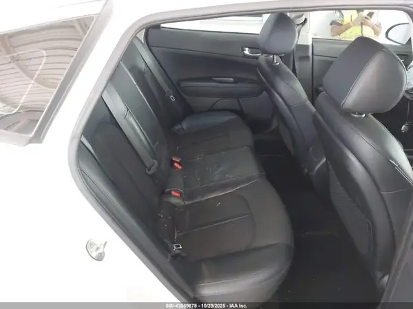 5XXGT4L38KG307291 2019 KIA OPTIMA - Image 8