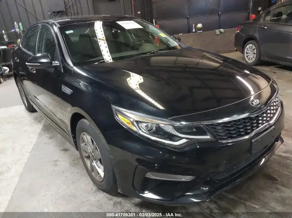 5XXGT4L38KG307792 2019 KIA OPTIMA - Image 1