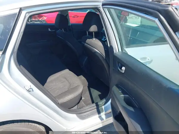 5XXGT4L38KG308859 2019 KIA OPTIMA - Image 8