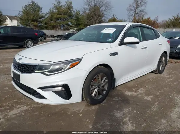5XXGT4L38KG311132 2019 KIA OPTIMA - Image 2