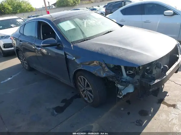 5XXGT4L38KG319215 2019 KIA OPTIMA - Image 1