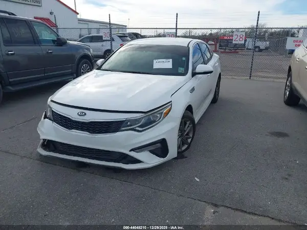 5XXGT4L38KG319537 2019 KIA OPTIMA - Image 2