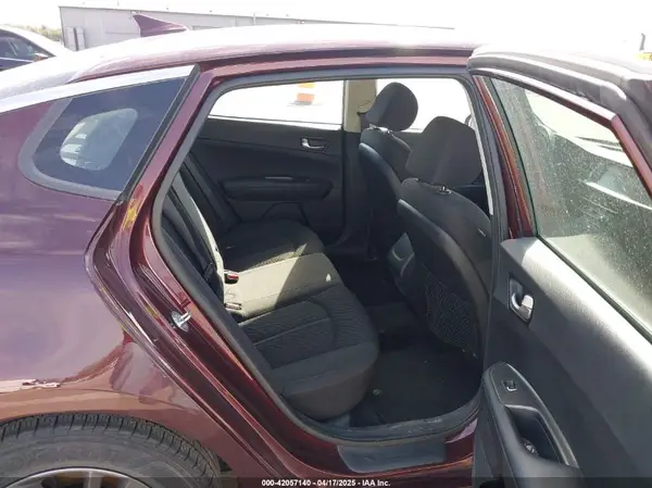 5XXGT4L38KG320865 2019 KIA OPTIMA - Image 8