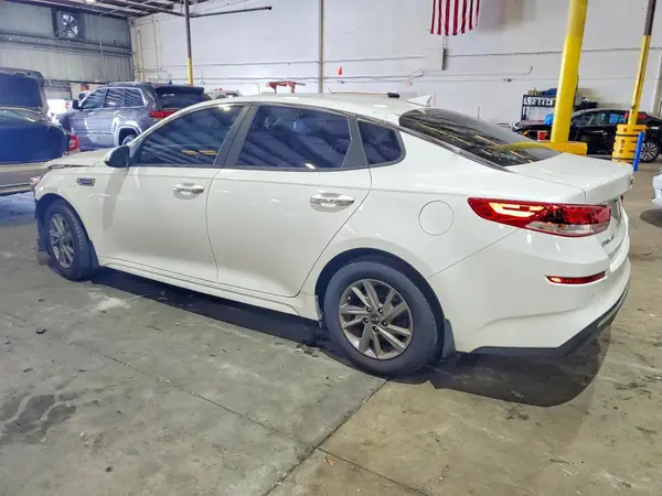 5XXGT4L38KG322826 2019 KIA OPTIMA - Image 2