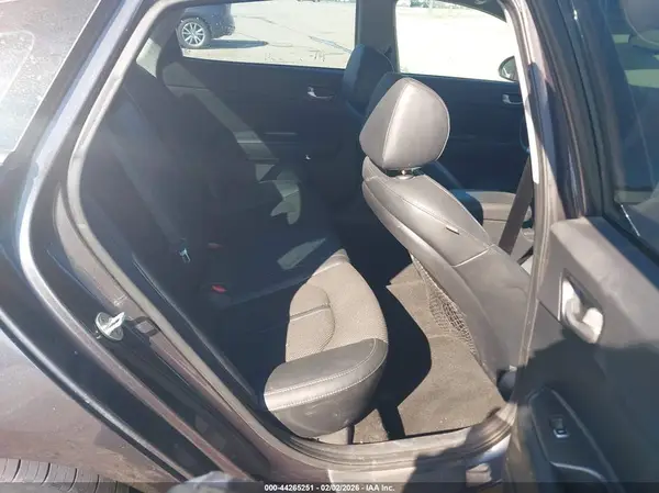 5XXGT4L38KG323524 2019 KIA OPTIMA - Image 8