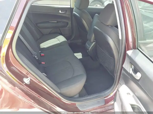 5XXGT4L38KG323605 2019 KIA OPTIMA - Image 8