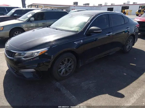5XXGT4L38KG326617 2019 KIA OPTIMA - Image 2