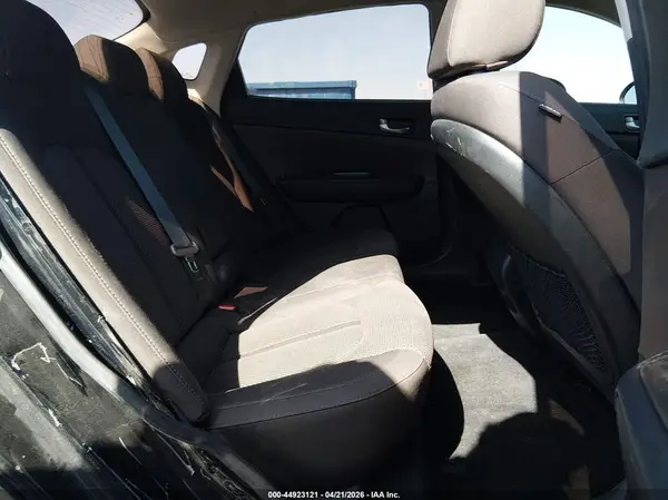 5XXGT4L38KG326617 2019 KIA OPTIMA - Image 8